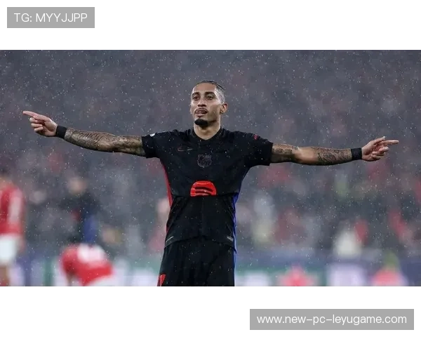 巴萨逆转后全队情绪高涨，拉菲尼亚右路爆发成胜负关键